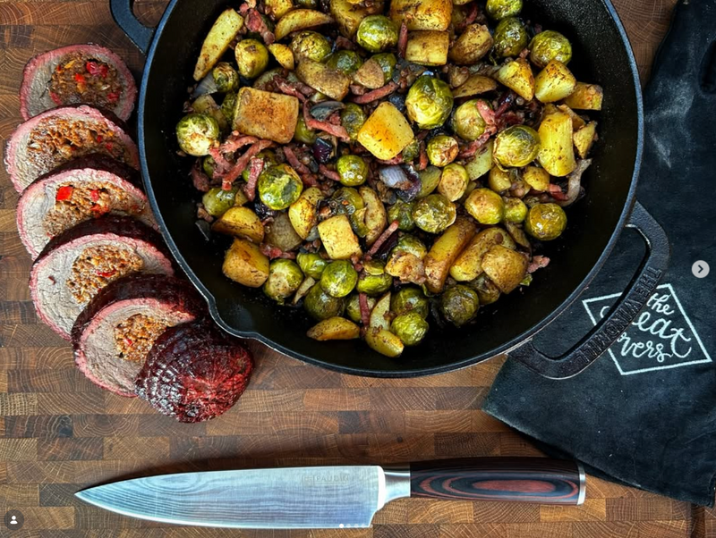 Wildrollbraten, geräuchert mit Rotwein-Fassholz